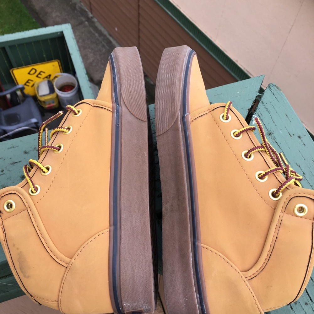 Vans - Picture 3 of 5